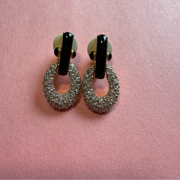 Elegant Swarovski Crystal Hoop Earrings - Picture 1 of 5